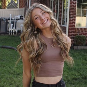 Meet your Posher, Naomi